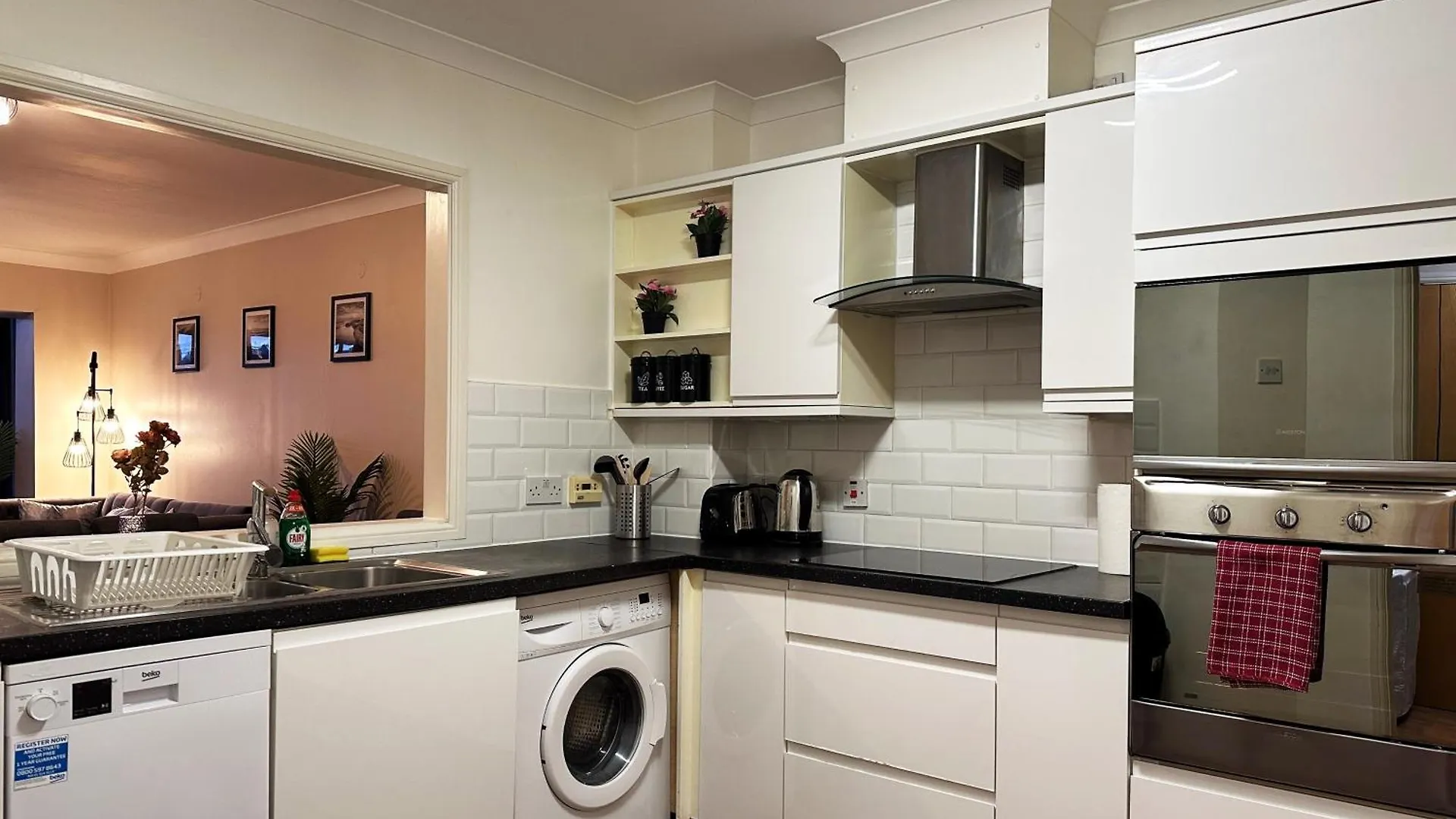 Daire Mia Place In Tower Hill, 2 Double Beds, Max 4 People, Free Parking Available Upon Request, Great Location Londra