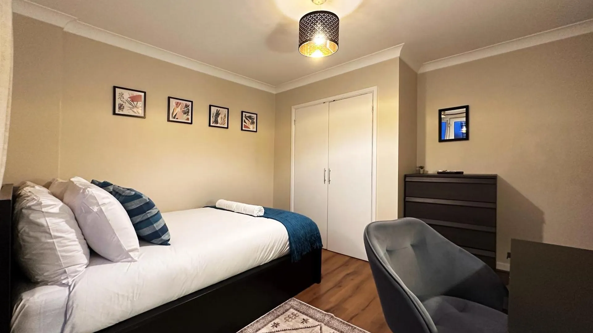 Mia Place In Tower Hill, 2 Double Beds, Max 4 People, Free Parking Available Upon Request, Great Location Londra 0*,