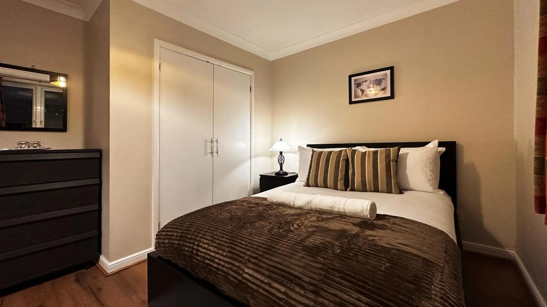 Mia Place In Tower Hill, 2 Double Beds, Max 4 People, Free Parking Available Upon Request, Great Location Londra Birleşik Krallık