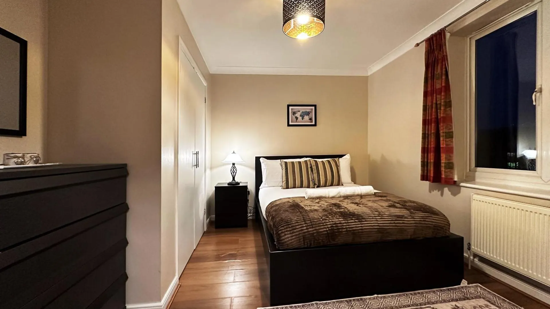 Mia Place In Tower Hill, 2 Double Beds, Max 4 People, Free Parking Available Upon Request, Great Location Londra Daire