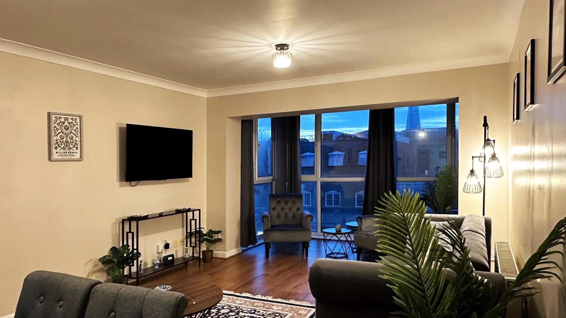 Mia Place In Tower Hill, 2 Double Beds, Max 4 People, Free Parking Available Upon Request, Great Location Londra 0*,