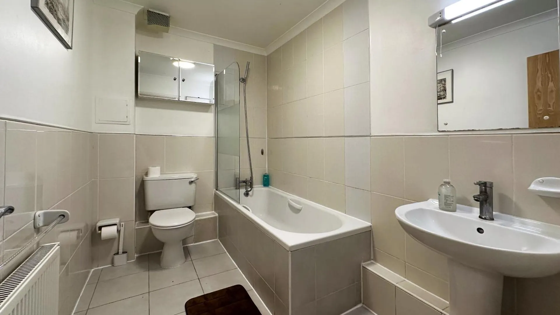 Mia Place In Tower Hill, 2 Double Beds, Max 4 People, Free Parking Available Upon Request, Great Location Londra