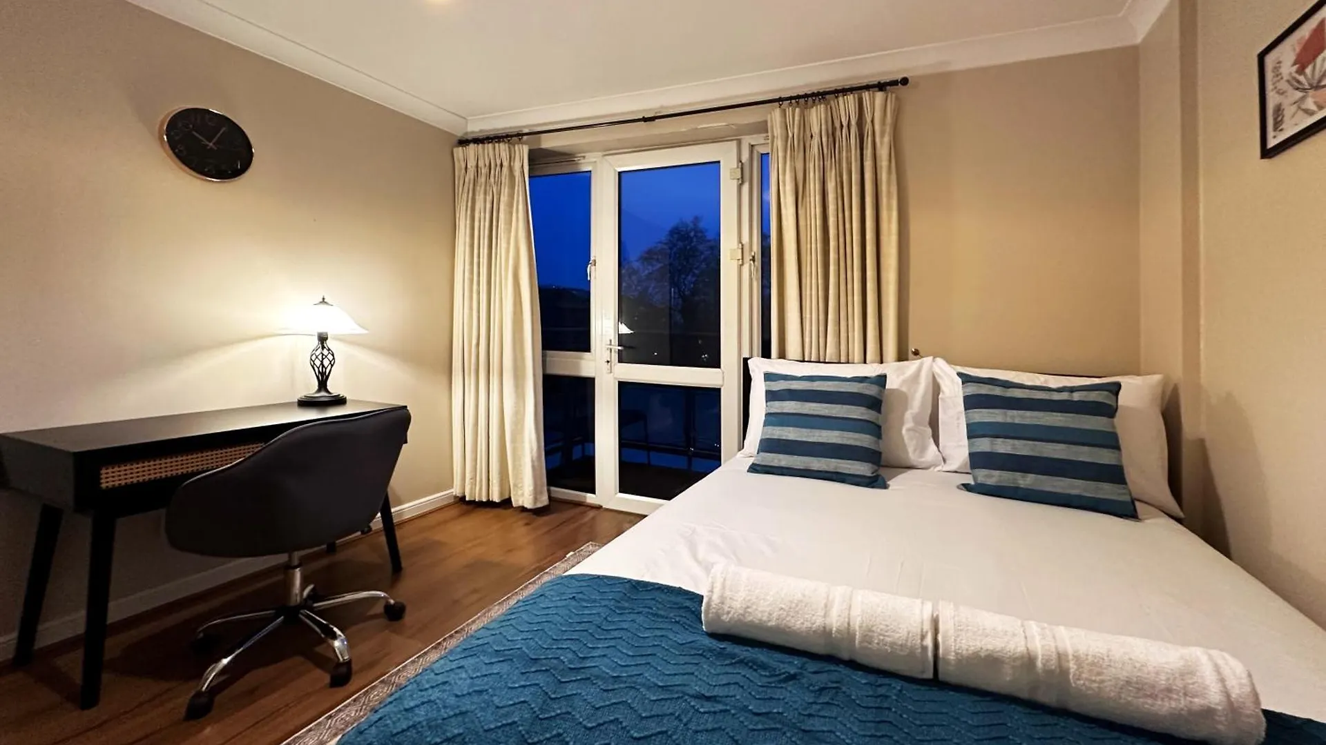 Mia Place In Tower Hill, 2 Double Beds, Max 4 People, Free Parking Available Upon Request, Great Location Londra